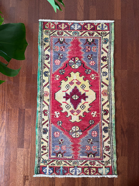 Load image into Gallery viewer, Nil | Handwoven Wool Turkish Small Rug 25&quot; x 45&quot;
