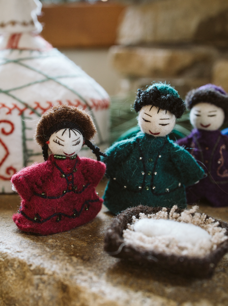 Load image into Gallery viewer, Huzur | Handmade Wool Nativity Set
