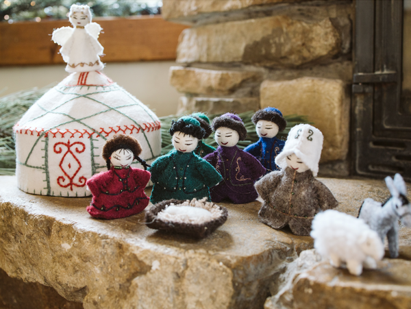 Load image into Gallery viewer, Huzur | Handmade Wool Nativity Set

