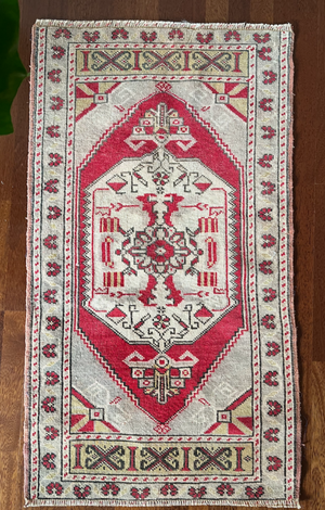 Lale | Handwoven Wool Turkish Small Rug 22" x 42"