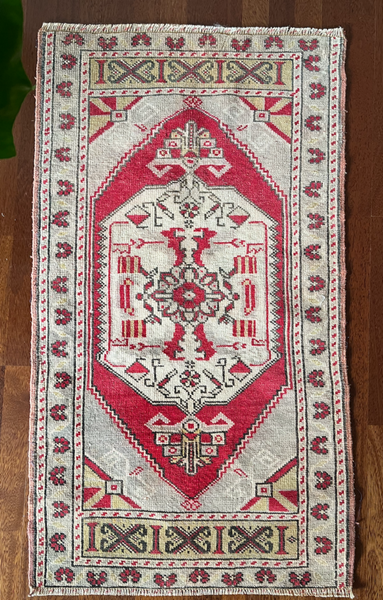 Load image into Gallery viewer, Lale | Handwoven Wool Turkish Small Rug 22&quot; x 42&quot;
